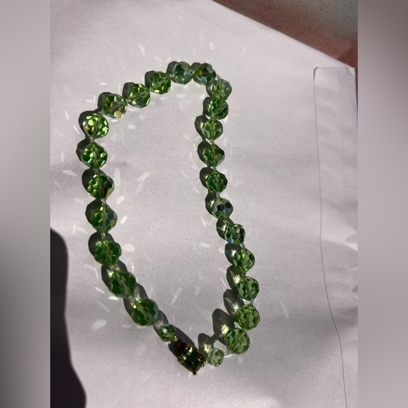 Vintage green Aurora Borealis Crystal Rhinestone gold clasp Strand 60 g Necklace - Picture 4 of 7